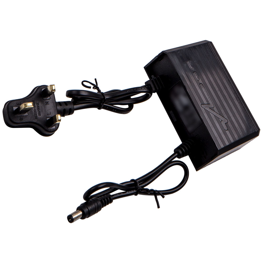 Weatherproof Outdoor Camera 1080P Pan Tilt Zoom Remote View UK Plug compatible for White