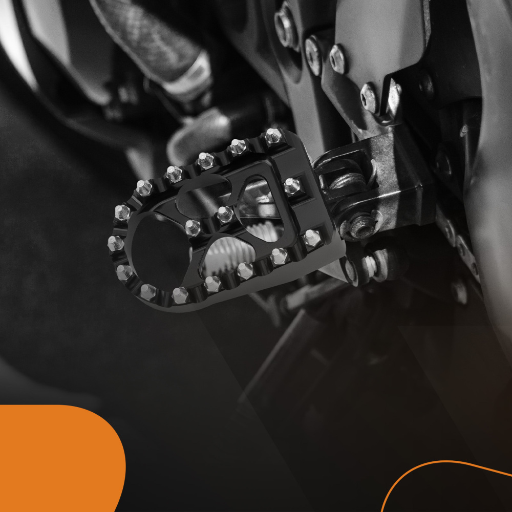 CNC Wide Foot Pegs 360° Roating MX Chopper Bobber Style compatible for harley Dyna