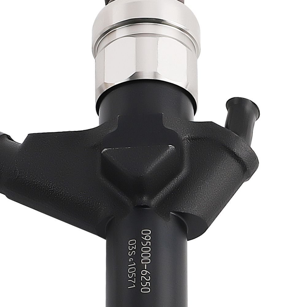 Set of 4 Fuel Injectors compatible for Nissan NavaraPathfinder YD25 2006-2009 0950006250