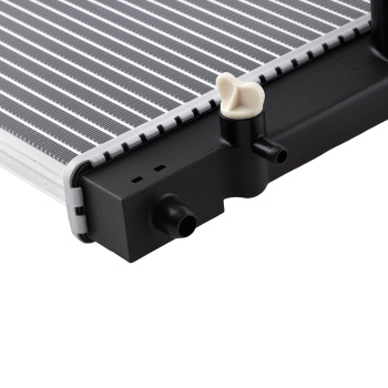 Engine Radiator Assembly compatible for Toyota Yaris 1.0 1.3L 1999-2005 1640023080 Manual