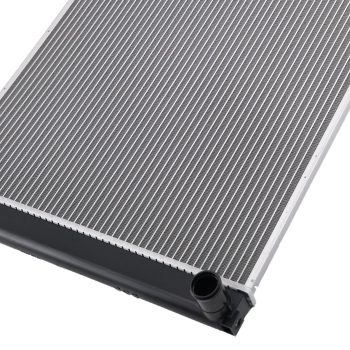 Radiator compatible for Toyota Sienna 3.3L 2004-2006 CU2681 160410A390 160410A391 2681
