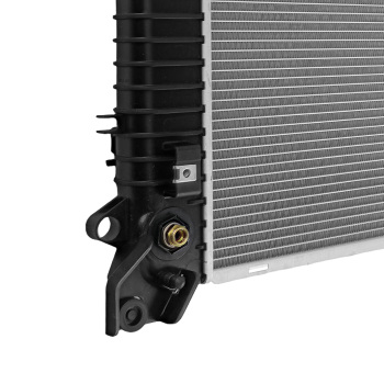 1-Row Aluminum Radiator compatible for Chevy Silverado/Sierra 1500 4.3L V6 2014-18 84208890