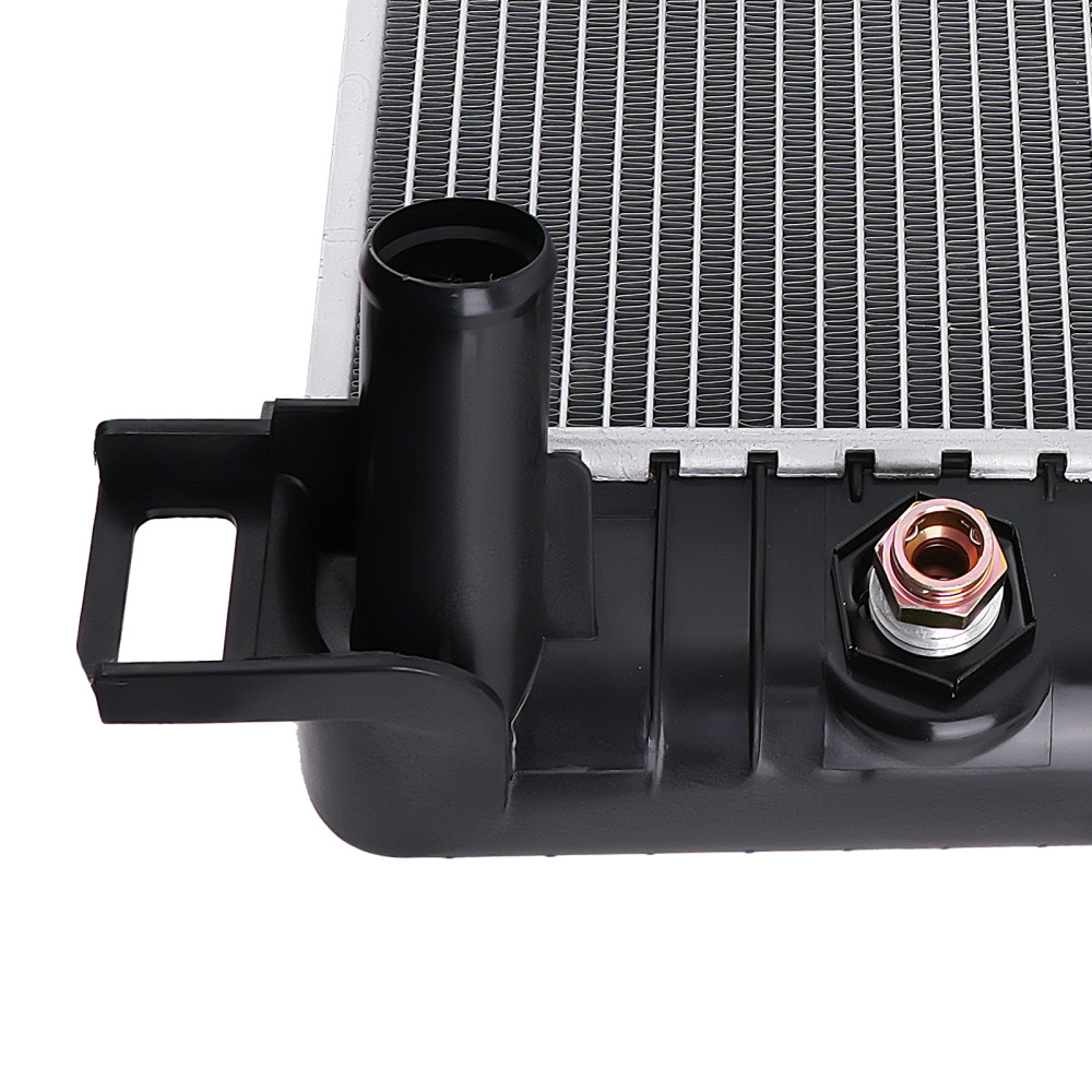 8.1L Engine Radiator compatible for Chevy Silverado 2500 3500 compatible for Sierra 2001-02 52401619