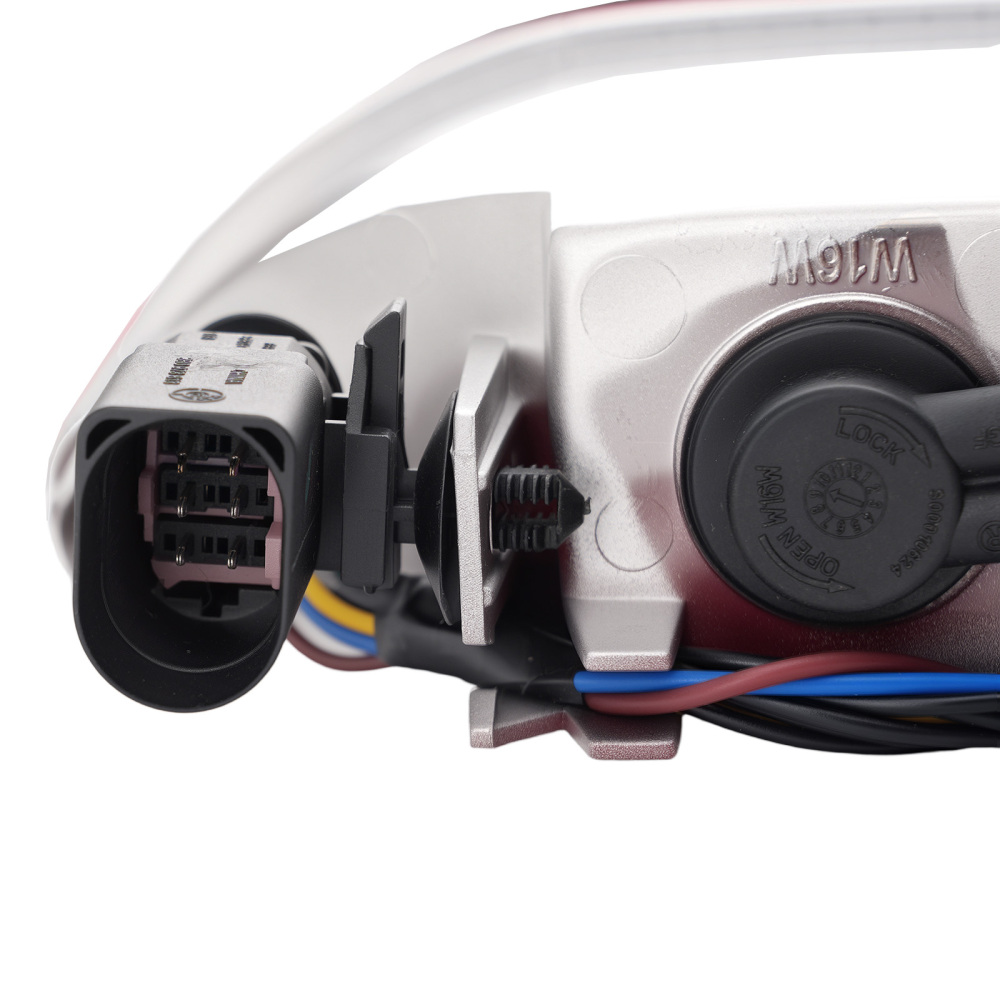 Right Rear Bumper Light Halogen compatible for Audi Q5 2009-2016 Model 8R0945096BABS+PC